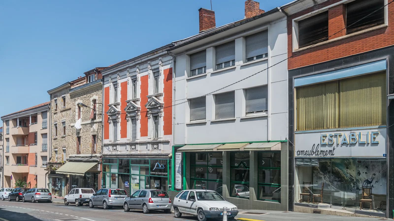 La rue Cayrade au cœur de Decazeville dans le bassin houiller.